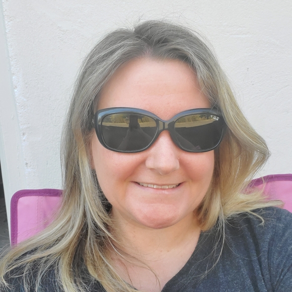 Meet your Posher, Krystal - Picture 1 of 1